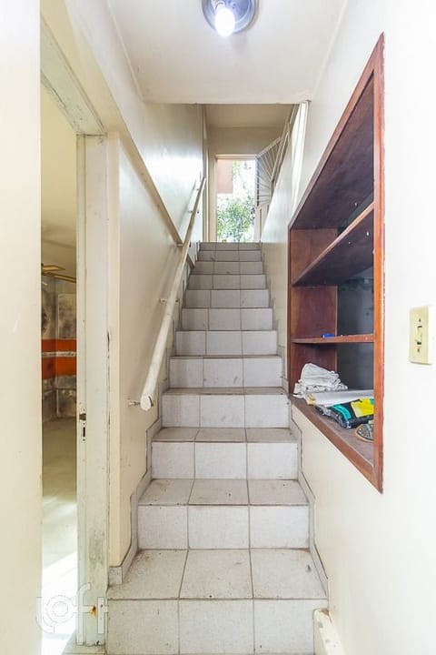 Image 8 - 242151